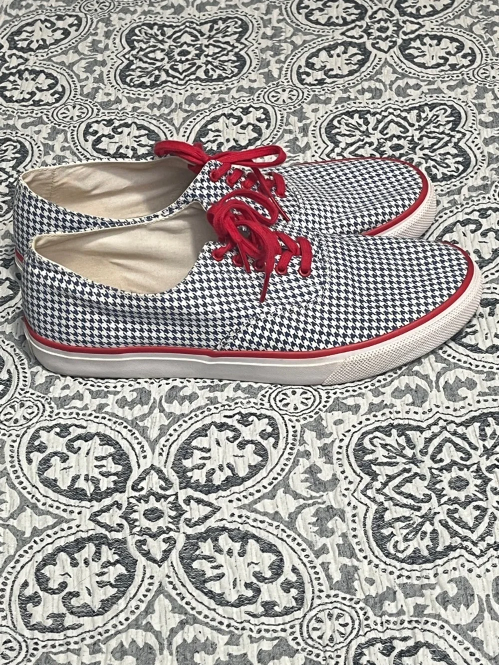 Sperry Top Sider Blue Houndstooth Sneakers with Red Laces Anti Slip 11.5